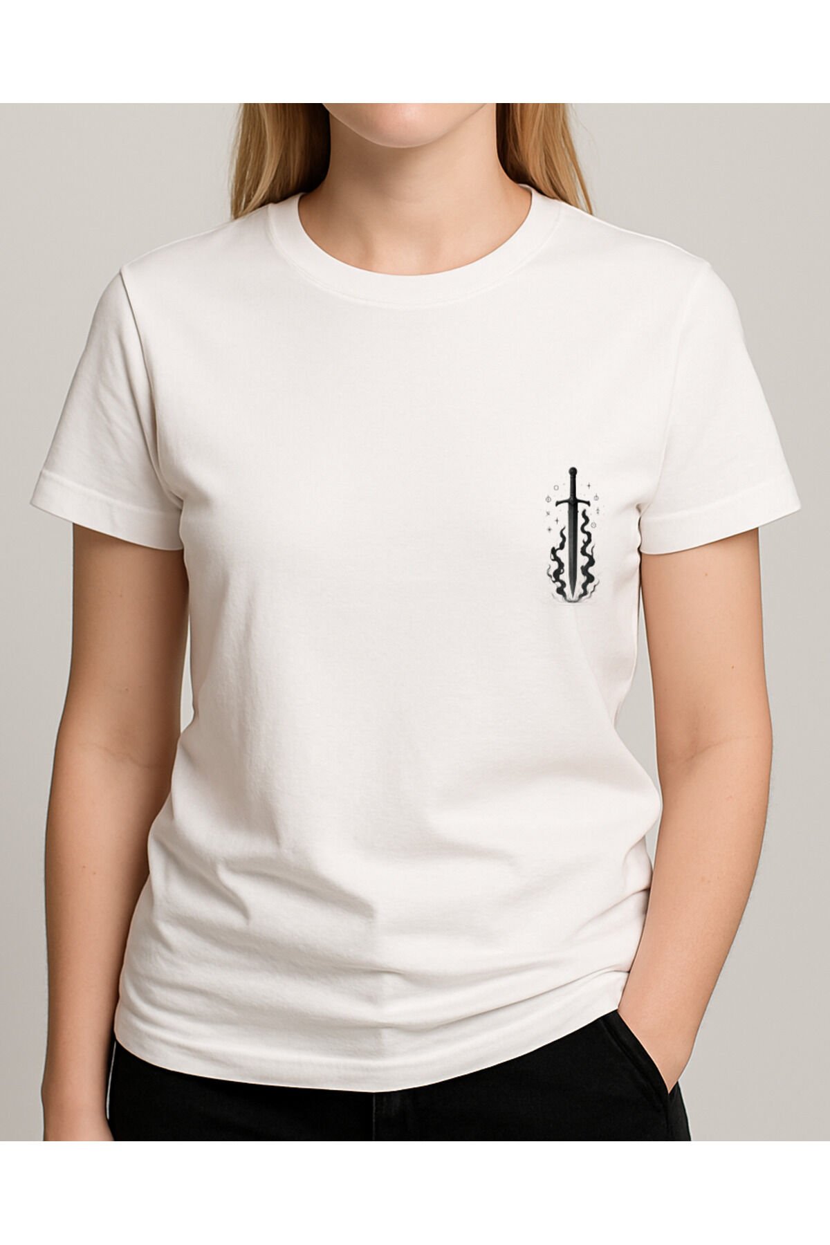 Tişört Unisex (Kılıç) Kadin Beyaz - S
