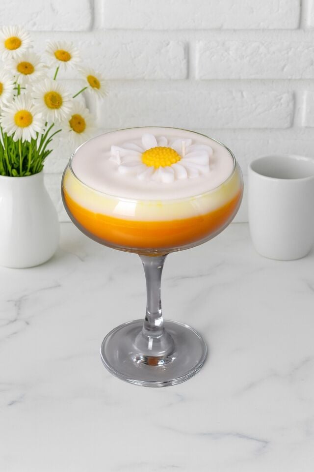 Papatyalı Mum Martini Bardağında