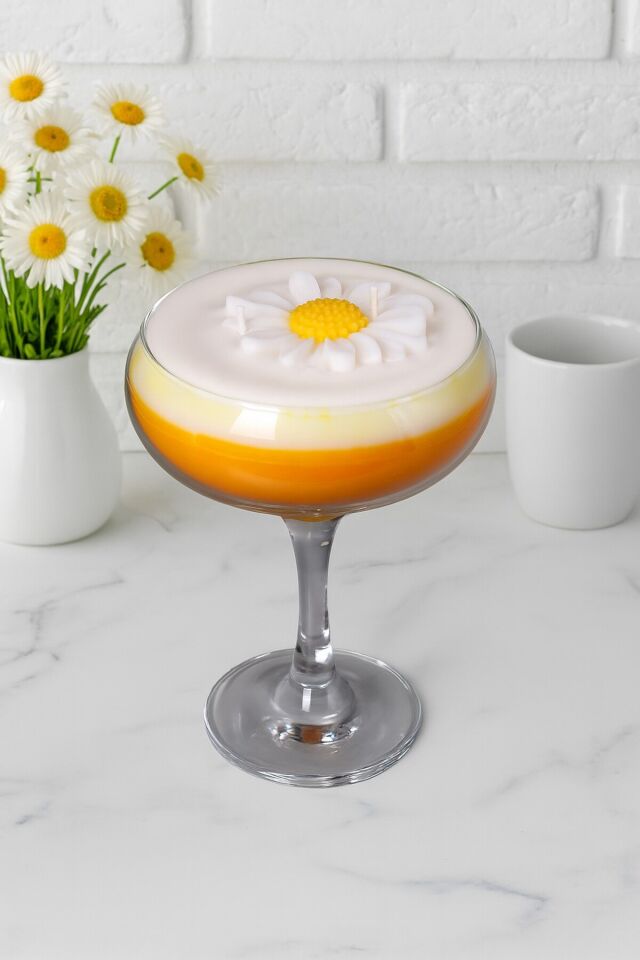 Papatyalı Mum Martini Bardağında