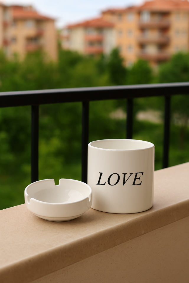 Baskılı Küllük Love