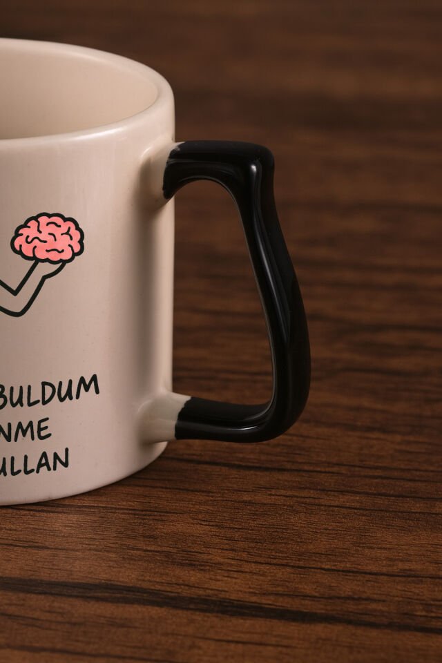 Renkli kulplu bardak - Beyin Si̇yah