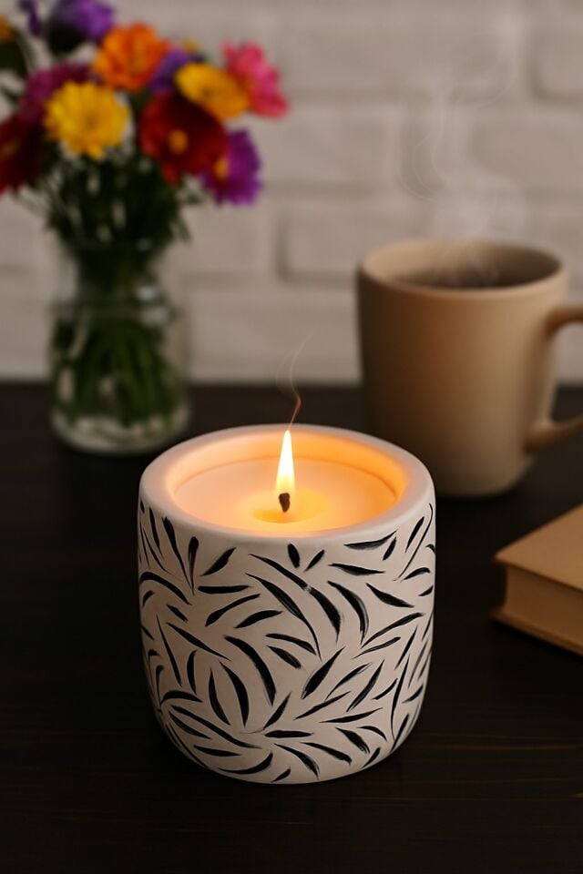 DEKORATİF MUM DESENLİ